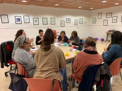 Taller de Autocuidado Crochetero dirigido a mujeres de diferentes edades