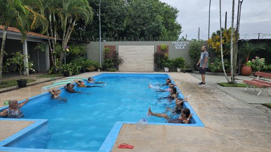 Hidroginástica para pessoa idosa