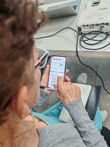 Curso básico uso del celular para Personas Adultas Mayores