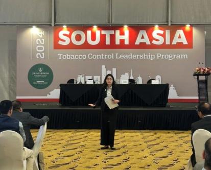 Knowledge Hub on legal challenges presenting at the IGTC South Asia Tobacco Control Leadership Program