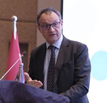 Photo of Dr Victor Olsavszky